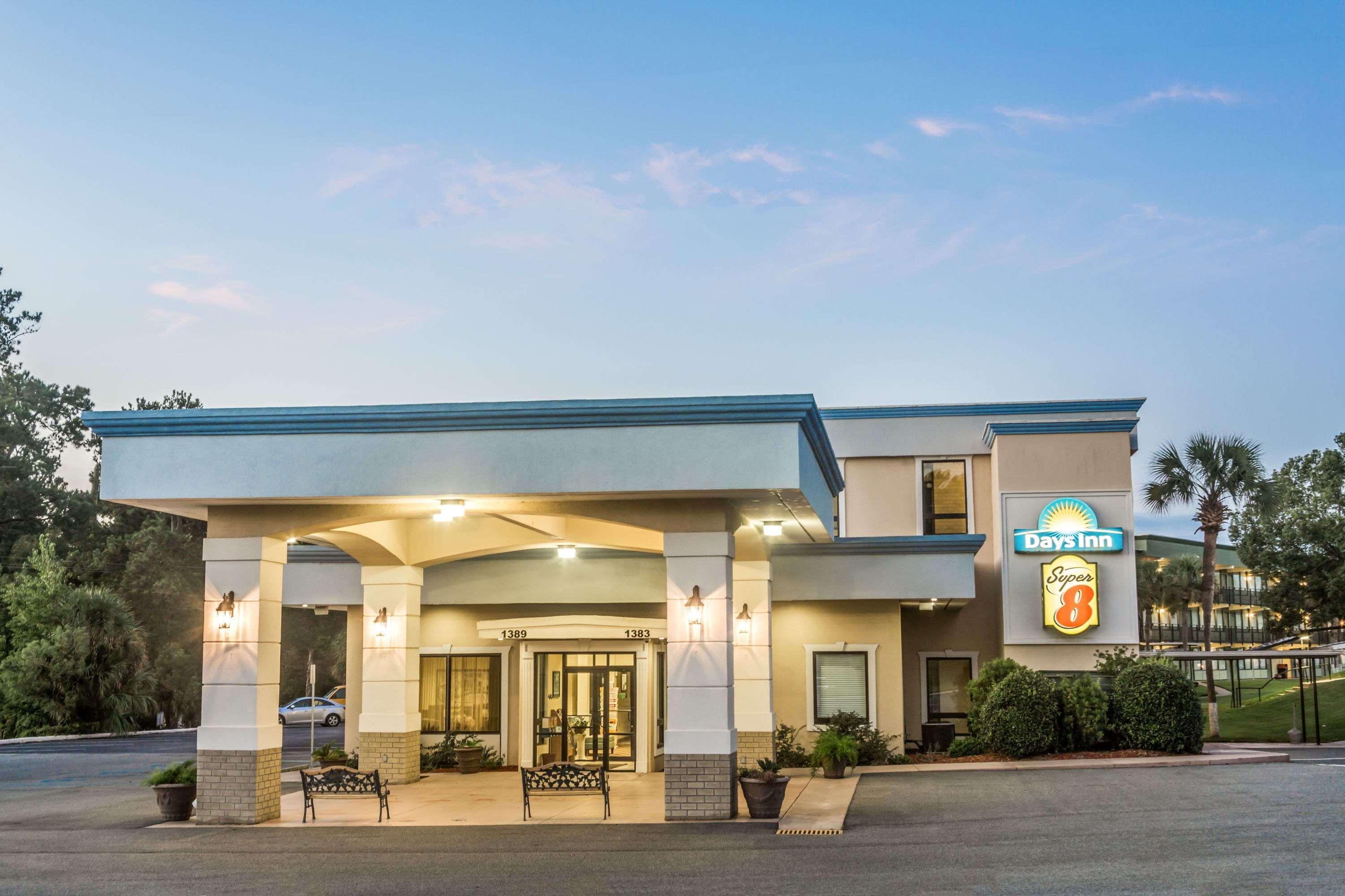 Super 8 By Wyndham Valdosta Mall Luaran gambar