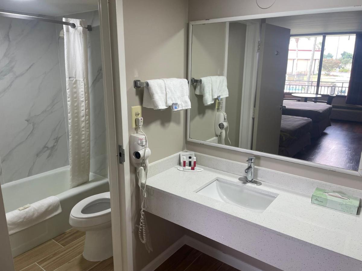 Super 8 By Wyndham Valdosta Mall Luaran gambar