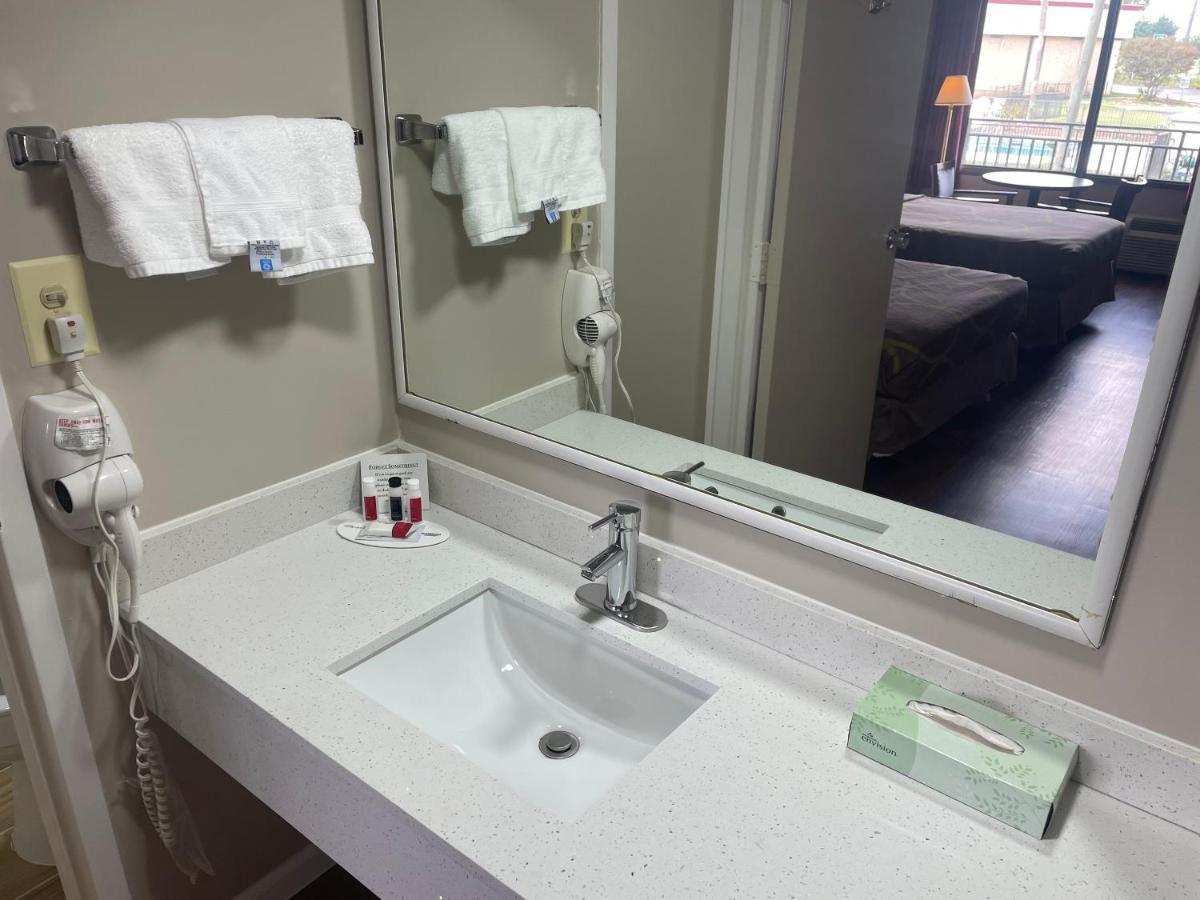 Super 8 By Wyndham Valdosta Mall Luaran gambar
