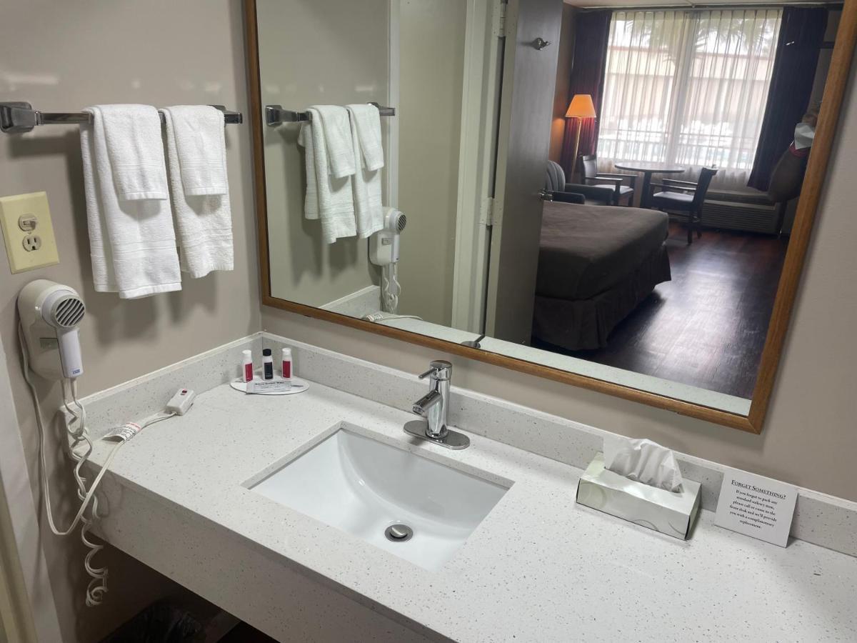 Super 8 By Wyndham Valdosta Mall Luaran gambar